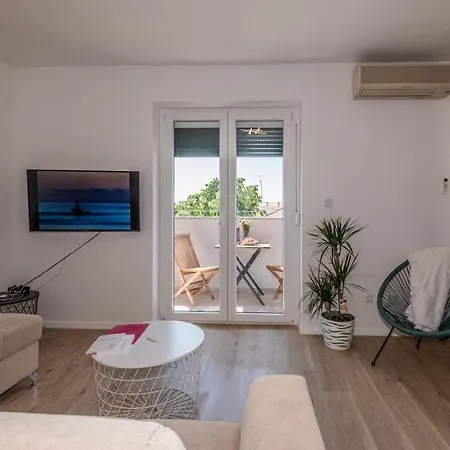 Second Apartment *