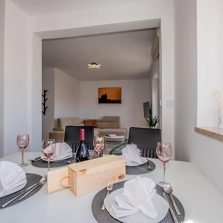 Apartment Second *