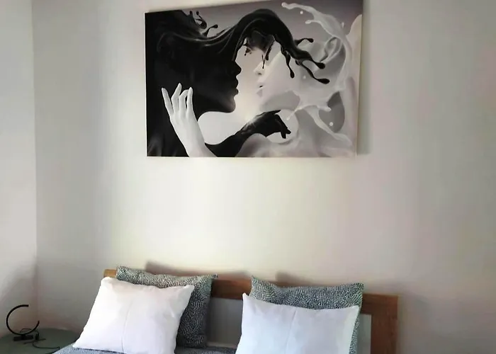 Διαμέρισμα Second *