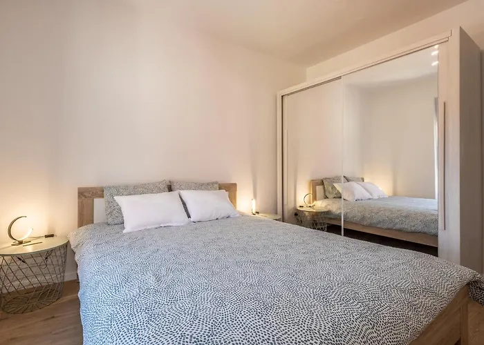 Second 아파트 풀라