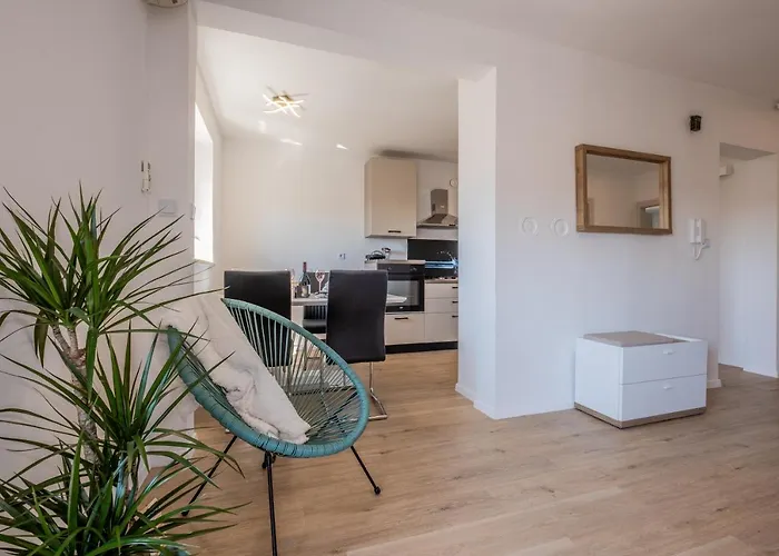 아파트 Second 풀라